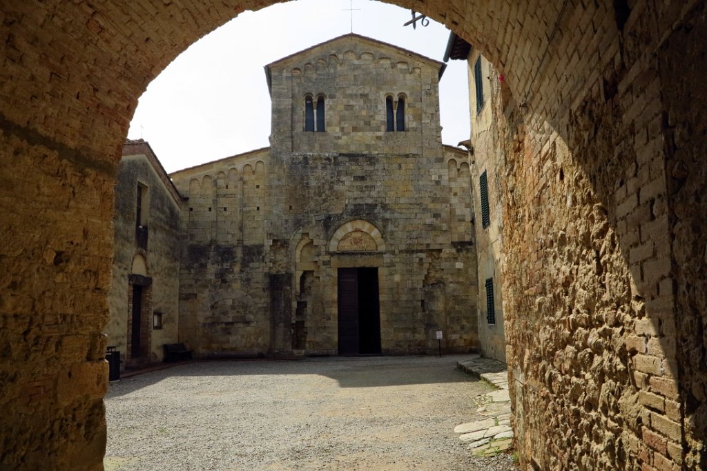 037 ABBADIA ISOLA.JPG